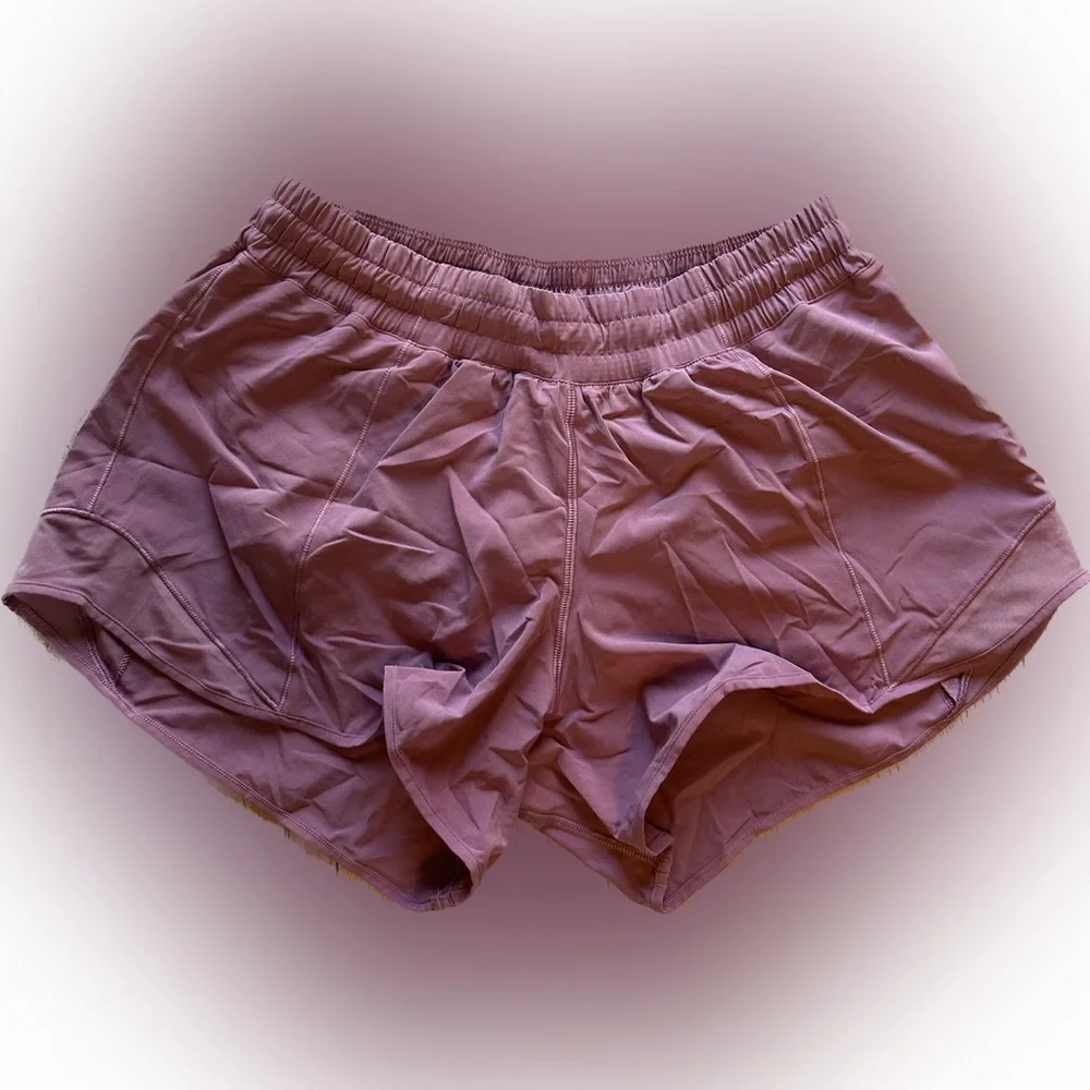Lululemon Hotty Hot Short II (Long 4") Size 10 Tall - Picture 2 of 6